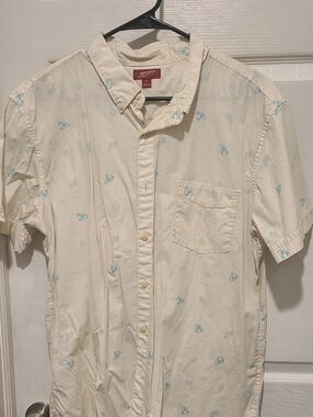 Arizona Jean Company Cream Short-Sleeve Button-Up Shirt with Light Blue Print